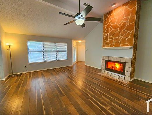3rd image of 405 Nandina Dr