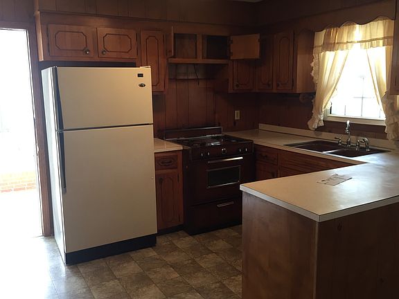 3rd image of 2138 Lee St
