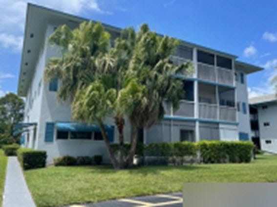 2nd image of 981 Hillcrest Ct APT 109