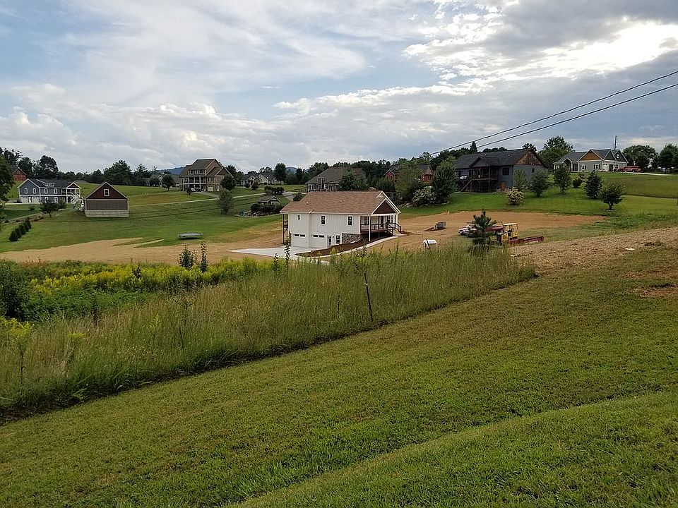 2nd image of 808 Macedonia Rd