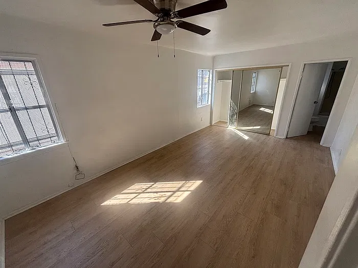 2 bed, 2.0 bath, 1000 sqft, $2,700 — Photo 4