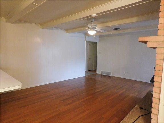 2nd image of 2839 Sandage Ave