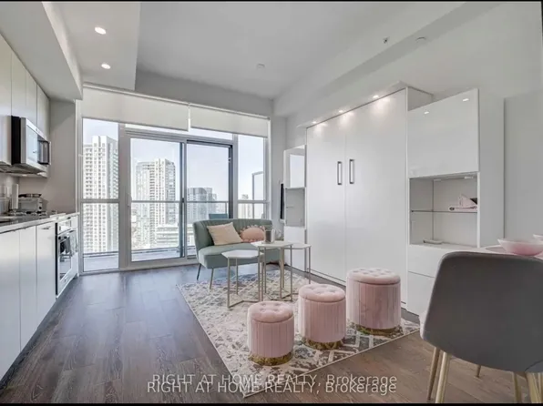 38 Iannuzzi St #Uph02, Toronto, ON M5V 0A2