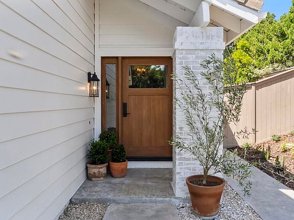 2nd image of 3116 Del Rey Ave