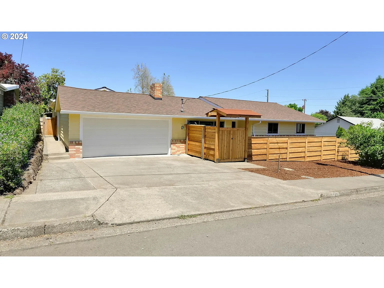 1745 W 25th Ave photo 1