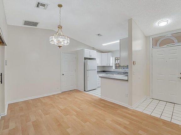 5th image of 13730 Sunflower Ct APT A