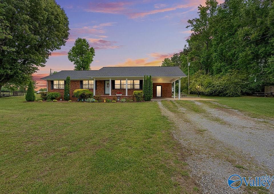 1st image of 523 Bluff Rd