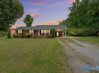 523 Bluff Rd, Section, AL 35771