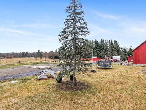 3rd image of 227 Knapp Hill Rd