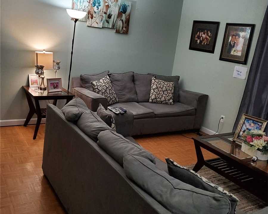 1st image of 40 W 4th St APT 1