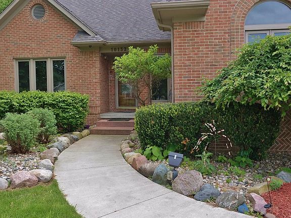 3rd image of 10132 Aberdeen Dr