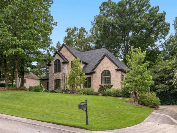 2061 Magnolia Rdg, Vestavia, AL 35243