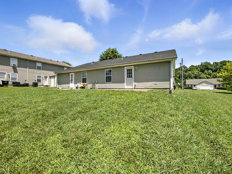 256 Executive Ave #A — Photo 22