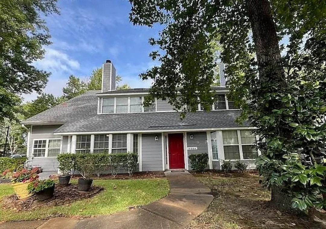 1205 Erin Way — Photo 1