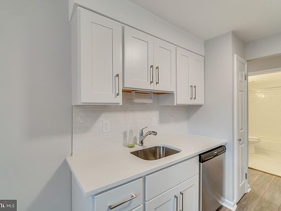 4th image of 126 Duvall Ln #157-101