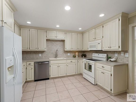 4th image of 5414 Guava Dr