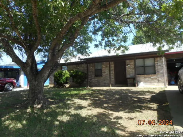 1536 Jami Dr, Pleasanton, TX 78064