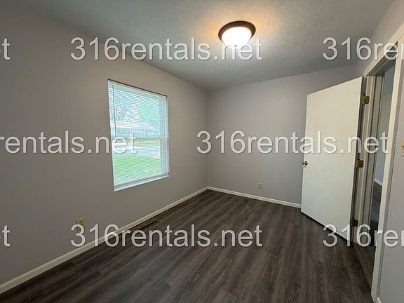 4th image of 231 Larry St