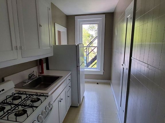 4th image of 811 Walker Ave #3A