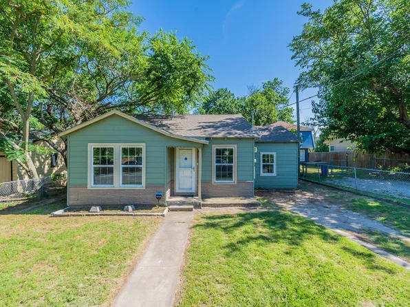 418 E Akard St, Weatherford, TX 76086