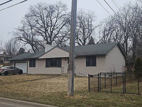 2nd image of 2609 34th Ave NE