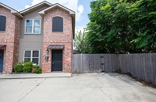 2 bed, 2.0 bath, 1100 sqft, $1,295 Photo 1