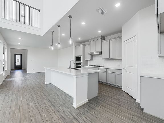 3rd image of 21910 Wycombe Terrace Way