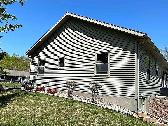 3rd image of 37 Quincy Dr