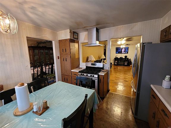 5th image of 1733 Parktree Ln