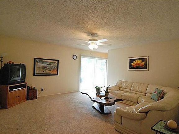 3rd image of 110 Eastwood Pl