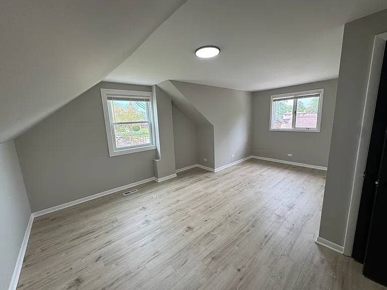 16439 Cottage Grove Ave — Photo 18
