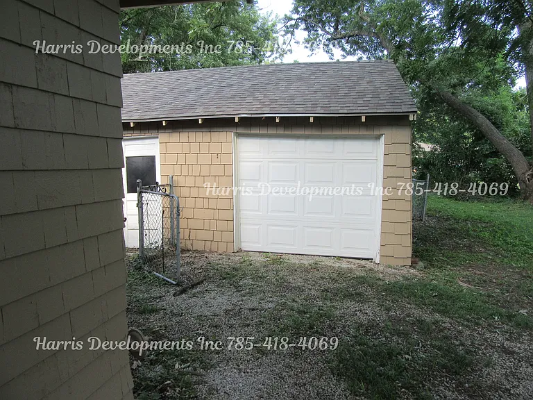 1237 S Cedar St — Photo 12