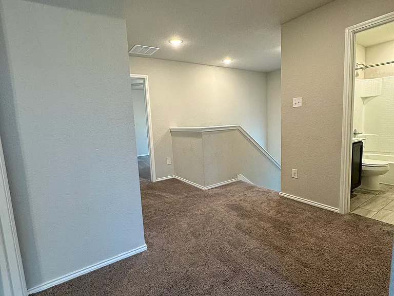 6033 Seguin Ct — Photo 10