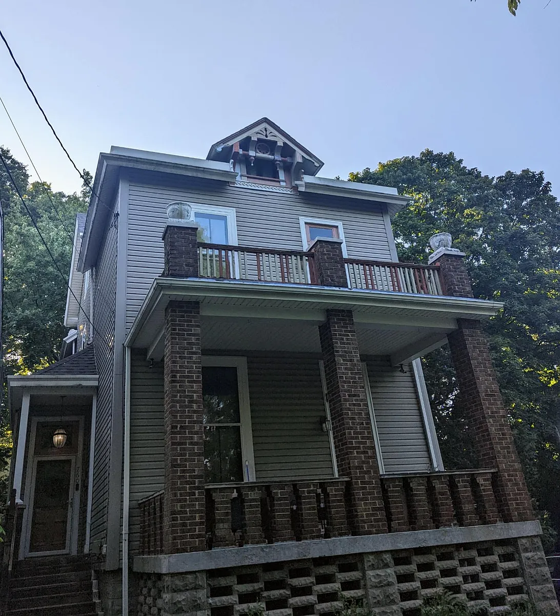 Building Photo - 760 Summit Ave