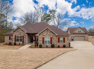 2097 Mohegan Trl, Benton, AR 72019