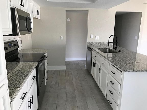 2nd image of 10314 W Calle Del Oro