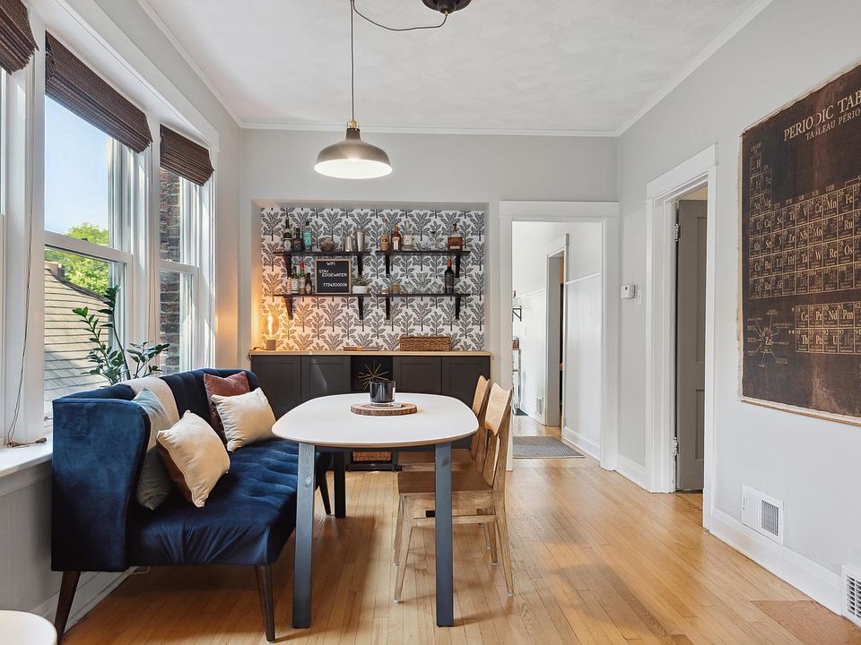 Dining Room (picture of furnished 2nd floor)
