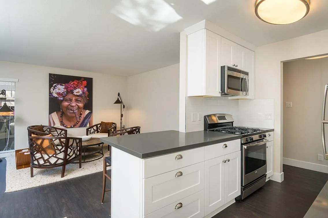 Woodlark Residences — Photo 1