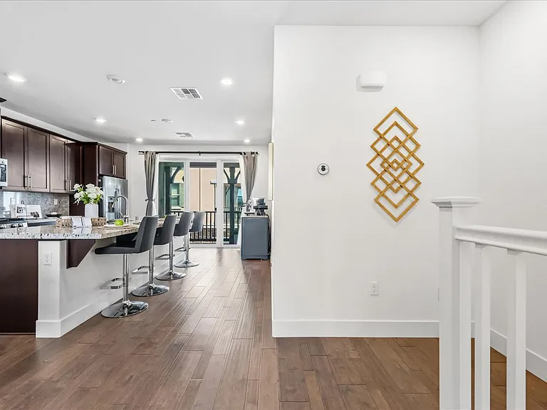3910 Scottfield St — Photo 8