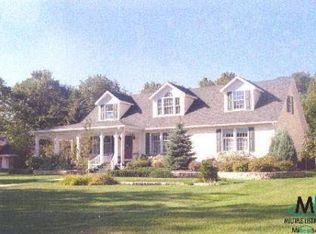 6107 Wildrose Ln, Fort Gratiot, MI 48059