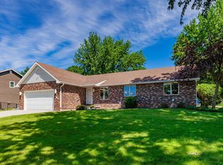 2730 E Leach Ave, Des Moines, IA 50320