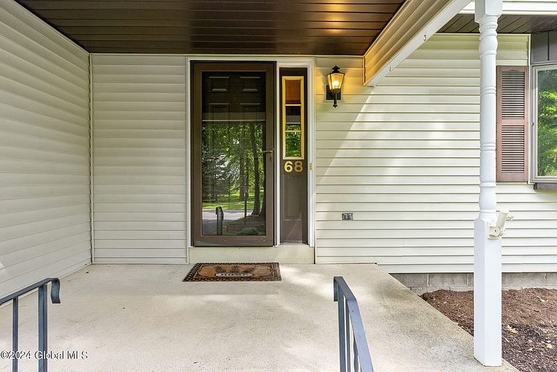 3rd image of 68 Esopus Drive