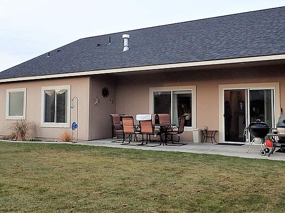 2nd image of 8811 W Clearwater Pl