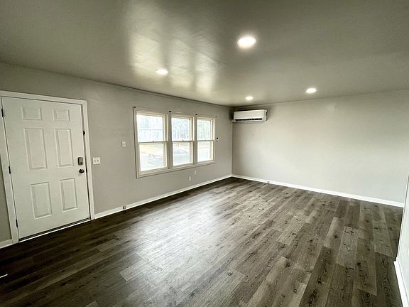 2nd image of 1427 Judson Ave