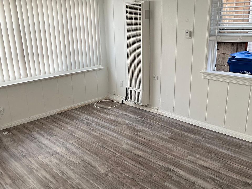 1st image of 2630 Palm Dr #2630