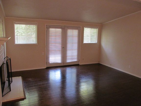5th image of 8957 Rosewood Dr