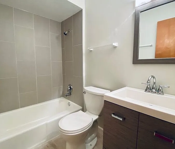 202 S Walton St #R-2B — Photo 12