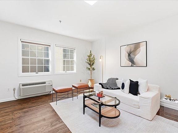 3rd image of 100 Garden St APT 3B