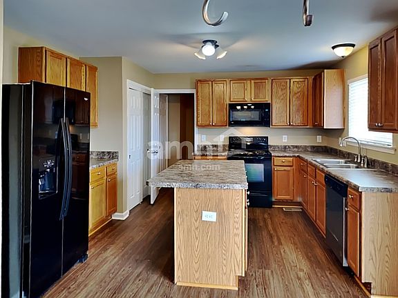 3rd image of 2900 Burtonwood Dr