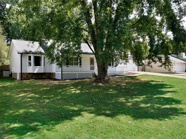 15 Saddle Field Cir NW, Cartersville, GA 30121